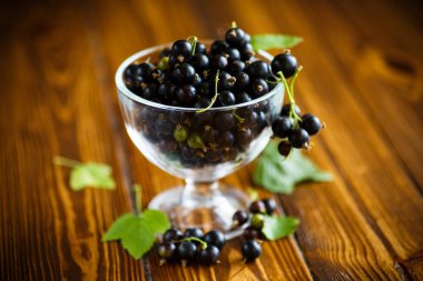 Cam kasede siyah frenk üzümü.