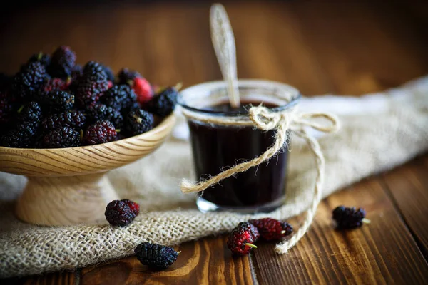 Zoete jam van zwarte moerbei — Stockfoto