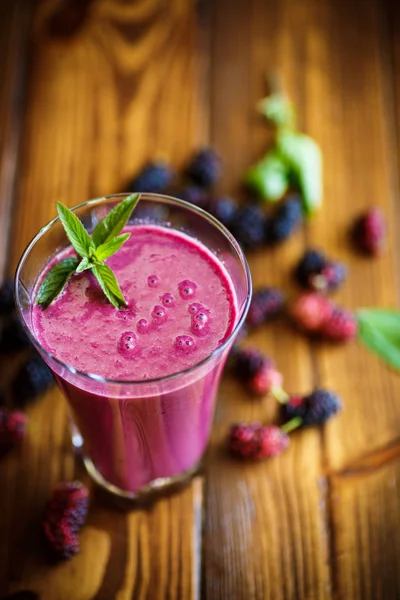 Sweet berry smoothie from black mulberry — Stock Photo, Image
