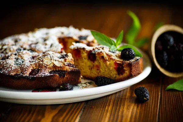 Pastel de galletas dulce con moras — Foto de Stock