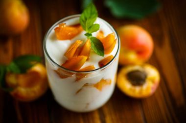 Yunan Yoğurtlu tatlı kayısı