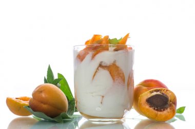 Yunan Yoğurtlu tatlı kayısı