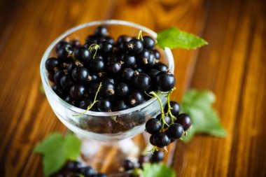 Cam kasede siyah frenk üzümü.