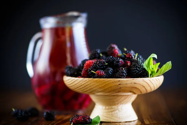 Rijpe mulberry en compote — Stockfoto