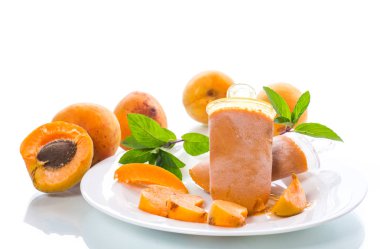 Kayısı tatlı dondurma