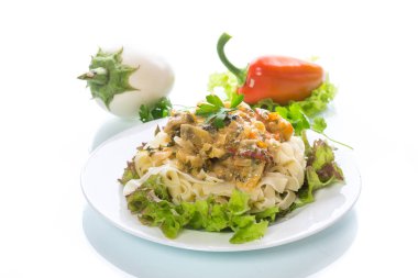 Patlıcan soslu haşlama ev yapımı erişte