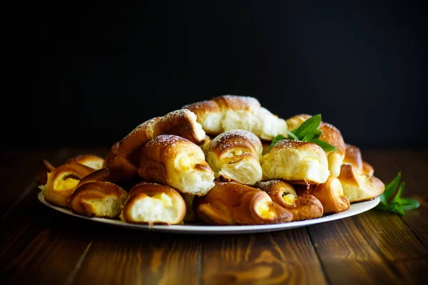 Zelfgemaakte cake met roomkaas — Stockfoto