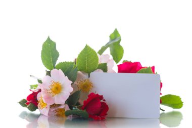 Vahşi ve kırmızı gül buketi