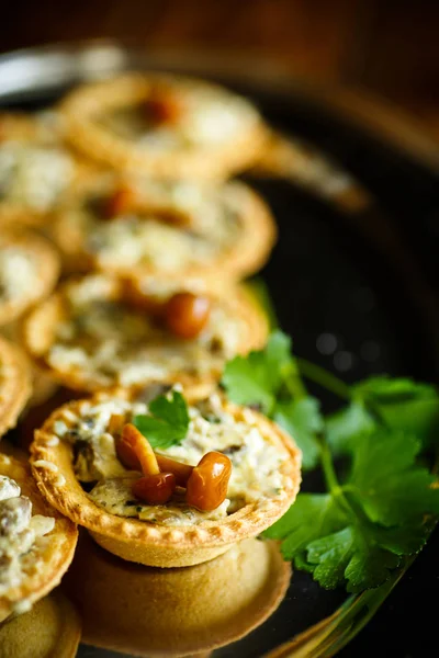 Tartlets com recheio de cogumelos Imagens De Bancos De Imagens Sem Royalties