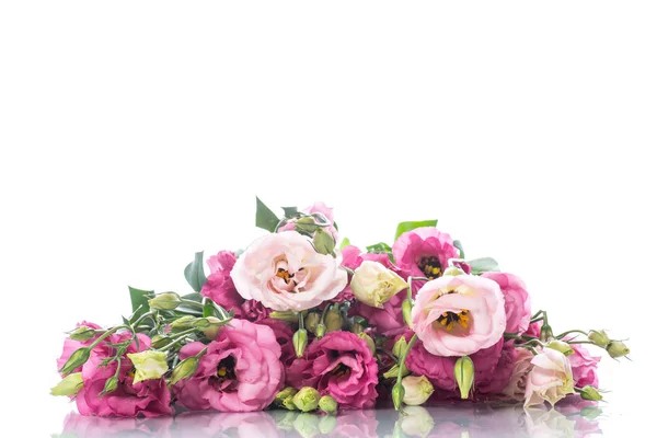 Gyönyörű csokor virág pink lisianthus — Stock Fotó