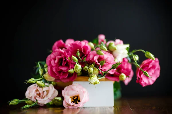 Güzel buket pembe lisianthus çiçek — Stok fotoğraf