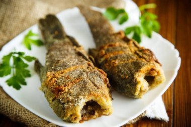 breading içinde kızarmış balık