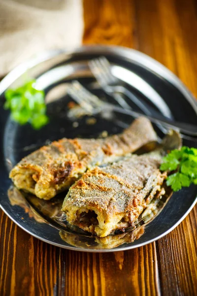 breading içinde kızarmış balık