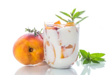 Adet şeftali tatlı ev yapımı yoğurt