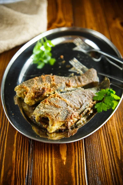 breading içinde kızarmış balık