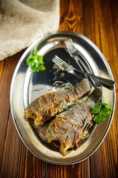 breading içinde kızarmış balık