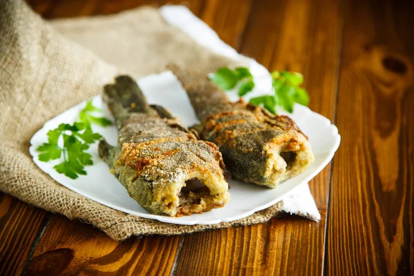 breading içinde kızarmış balık