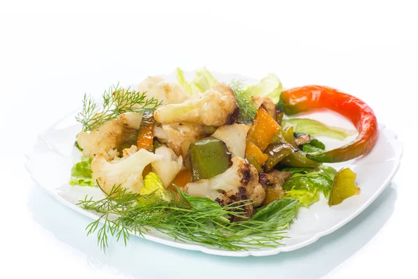 karnabahar ve tatlı biber sıcak salata