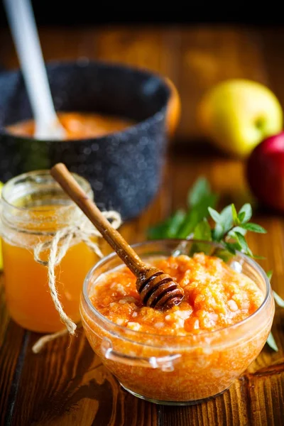 Sweet pumpkin porridge with honey — Stock Photo, Image