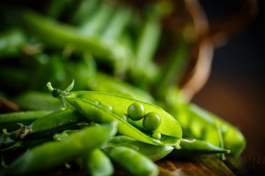Taze erken yeşil bezelye