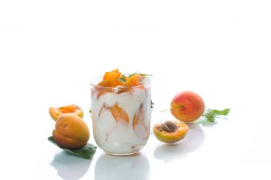 Yunan Yoğurtlu tatlı kayısı