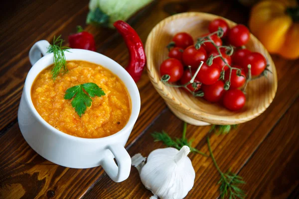 Calabacín cocido al vapor con verduras —  Fotos de Stock