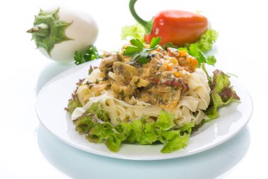 Patlıcan soslu haşlama ev yapımı erişte