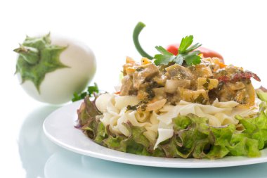 Patlıcan soslu haşlama ev yapımı erişte