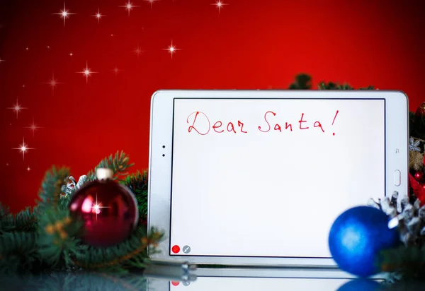 Brief an den Weihnachtsmann auf einem Tablet — Stockfoto