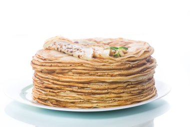 bir tabak içinde ince lezzetli gözleme