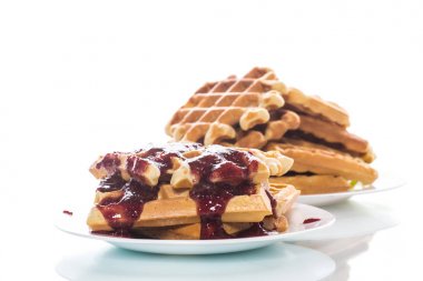 reçel ile lezzetli tatlı waffle