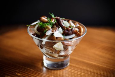 Marine mantar soğan ile