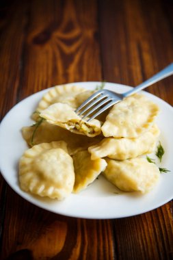 Haşlanmış mantı dolma