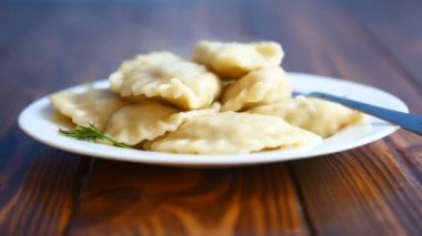 Haşlanmış mantı dolma