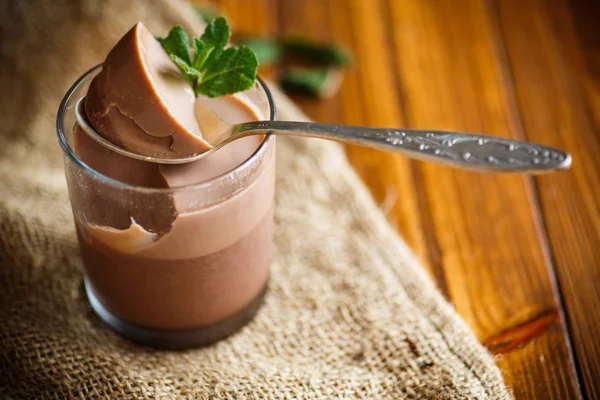 Homemade chocolate mousse — Stock Photo, Image