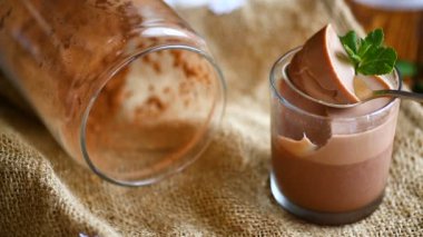 ev yapımı çikolata mousse