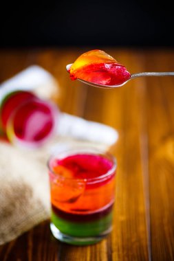 Puff renkli jöle meyve