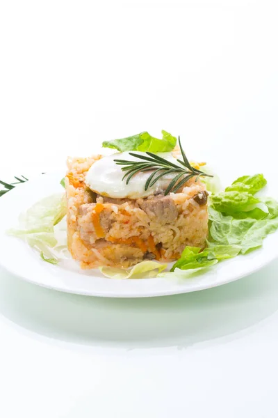 Arroz Hervido Con Verduras Huevo Frito Con Hojas Ensalada Plato — Foto de Stock