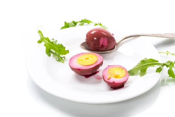 Marinated chicken eggs in beetroot marinade in a plate isolated on white background — Stock Image Marinated Chicken Eggs Beetroot Marinade Plate Isolated White Background Royalty Free Stock Photos