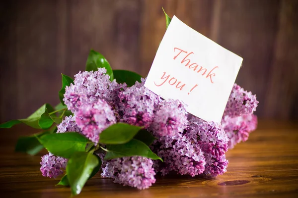 Ramo Hermosas Flores Primavera Lila Sobre Una Mesa Madera —  Fotos de Stock