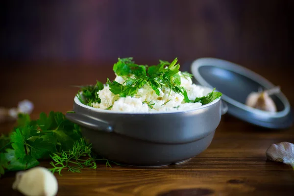 Queijo Cottage Caseiro Salgado Com Alho Ervas Uma Tigela Uma — Fotografia de Stock