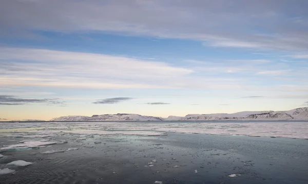 Rompehielos en el hielo — Foto de Stock