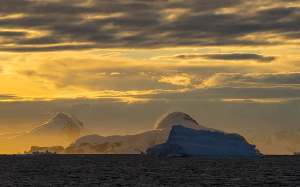 Antarctique vue du navire — Photo