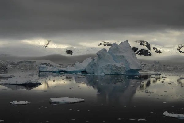 남극에서 마운틴 뷰 — 스톡 사진