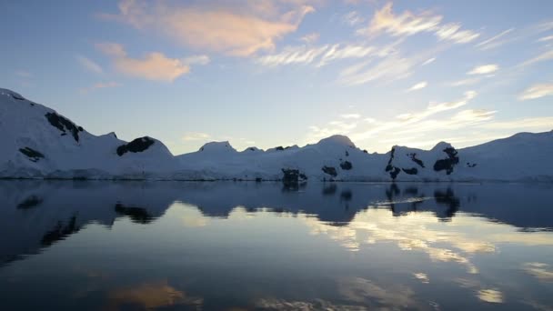 Mountain view v Antarktidě — Stock video