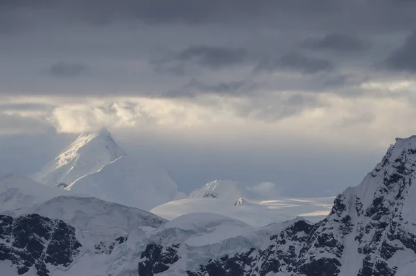 Mountain view v Antarktidě — Stock fotografie