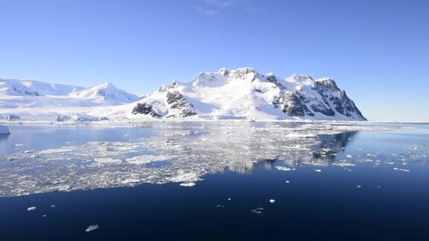 Vista sulle montagne in Antartide — Video Stock