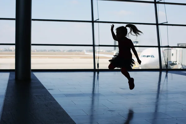 Cute girl jumping — Stock Photo, Image