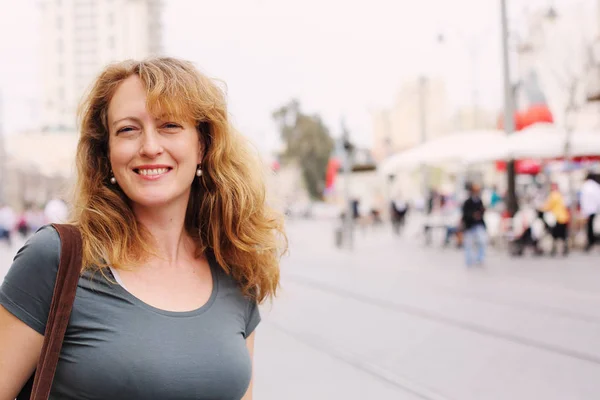 Mujer madura sonriente — Foto de Stock