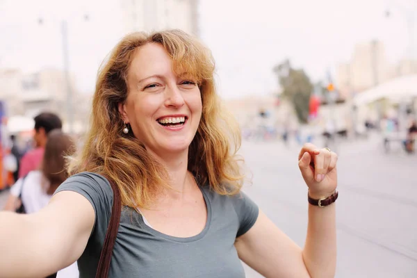 Mujer madura sonriente — Foto de Stock